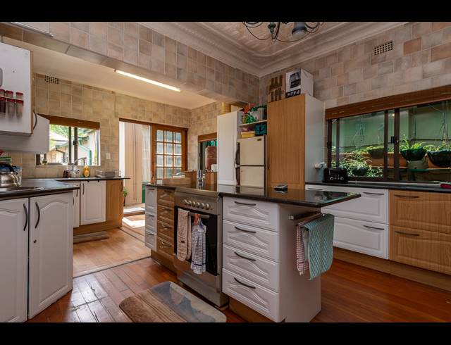 3 BEDROOM FREEHOLD FOR SALE IN KENSINGTON